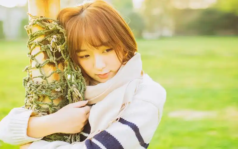 文艺短发美女冬日治愈系写真图片桌面壁纸