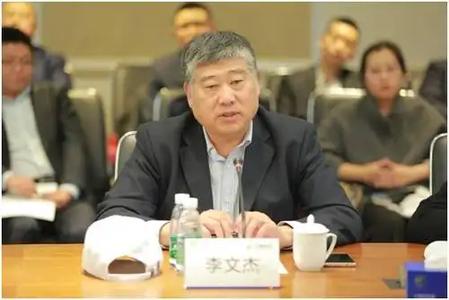 漱玉平民大药房股份有限公司董事长 李文杰