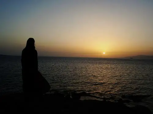 闲坐到黄昏日落,看夕阳西下,潮涨潮落. 米科诺斯岛