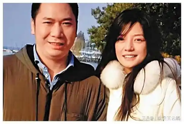 赵薇已经不满足于现状了,她开始布局资本市场,中间人就是她的老公