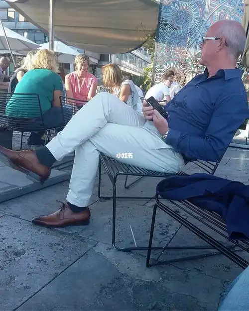 这位德国大叔身材维持得还是不错#西装  #西装裤  #男士西装穿搭