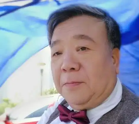 还记得《家有儿女》中刘星的爸爸胡一统吗?如今59岁变成这样了!