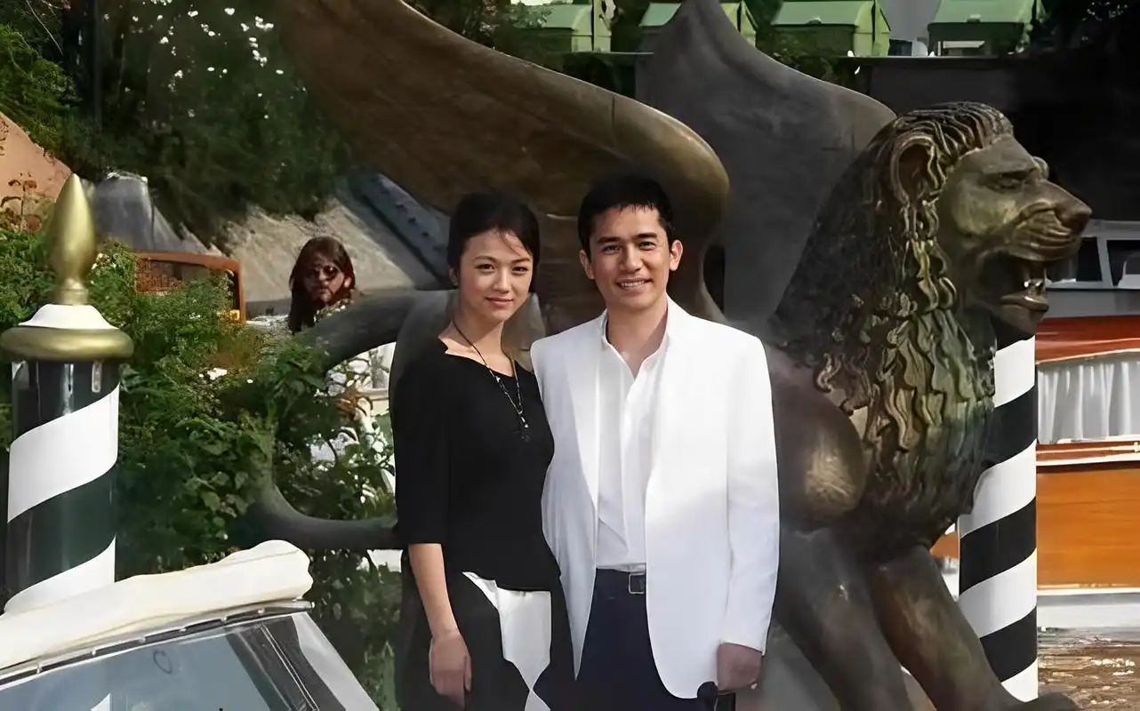 汤唯和梁朝伟在《色戒》拍摄后的电影活动中.