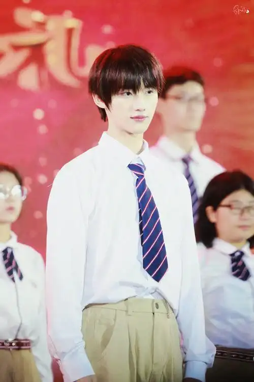 意气洋溢#意气风发的少年「210506育才成人礼」@时代少年团-丁程鑫