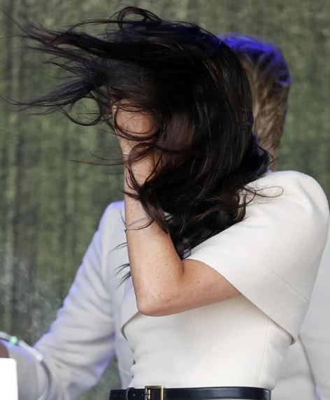 北方大风头发太凌乱三种发型让你不惧狂风成淡定女孩