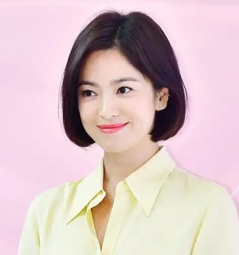 宋慧乔换了新发型很惊艳!把头发剪成摩卡波波头,美如18岁少女