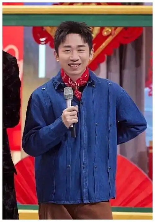 杨迪爆改成帅气鼠系,谢广坤变身小鲜肉,明星爆改笑喷!_化妆_假发_身高