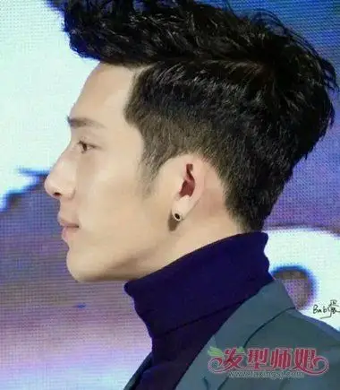 男士飞机头教程 青少年男生飞机头发型(3)