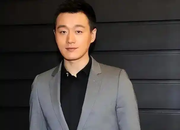 佟大为娶初恋为妻婚后连生3胎一家五口其乐融融