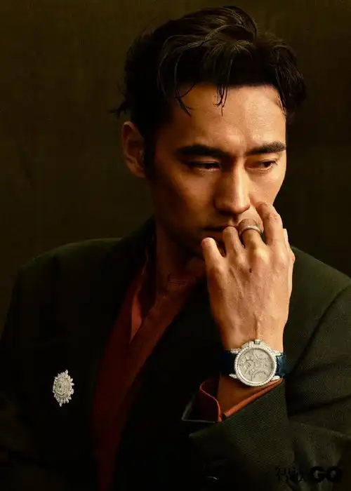 时间的沉积,赋予演员@袁弘优雅沉稳的魅力,「父亲」的身份,为他增添几