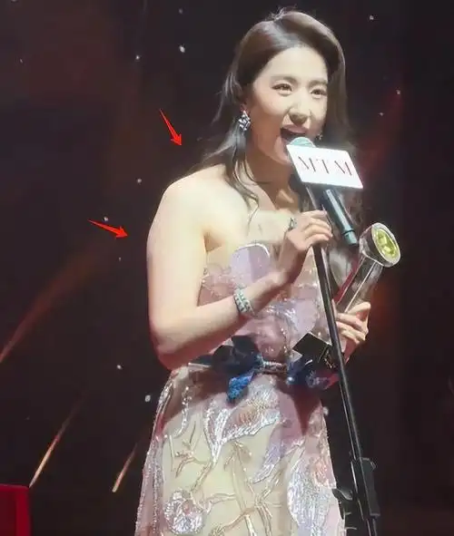 即便有人认为刘亦菲有时候出镜时也有点显胖,但她本人对此并不在乎.