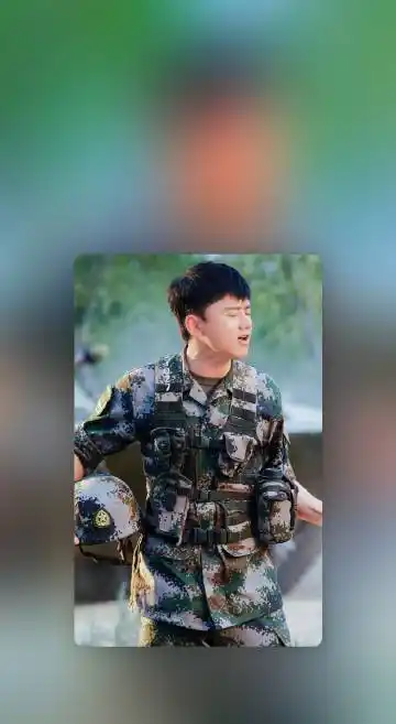张杰张杰帅气军装主题壁纸,非常英姿飒爽有木有,军装是最漂亮的颜色