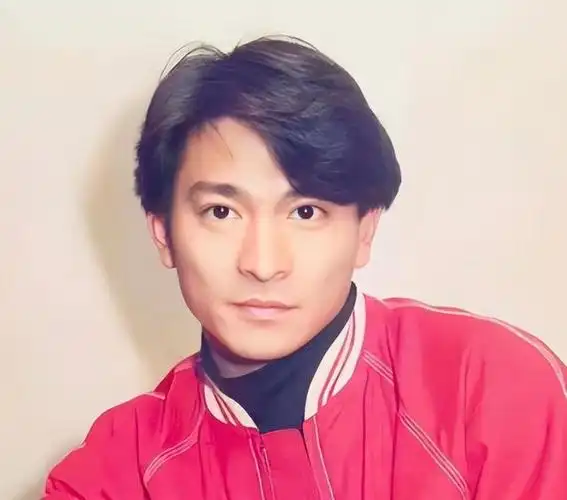 刘德华断崖式哀老白发苍苍皱纹明显网友泪目天王也老了