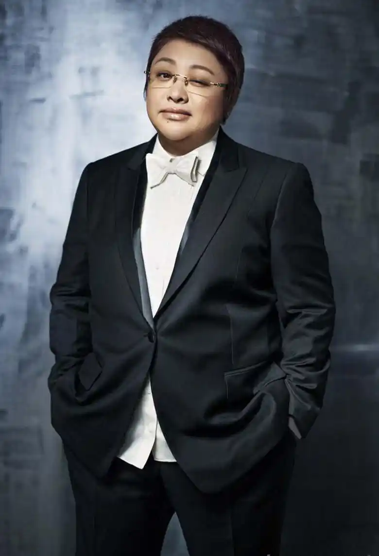 韩红打假! 斥责"山寨版林俊杰"欺骗消费者