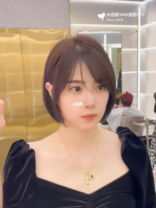 日系甜美的超短发脸大的妹子可以尝试哟