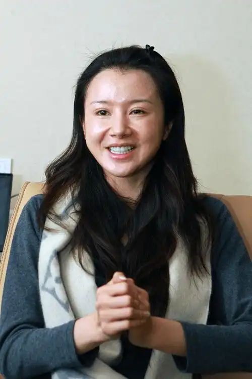 孙菲菲高清无修生图看着还挺自然的感觉真实还随和