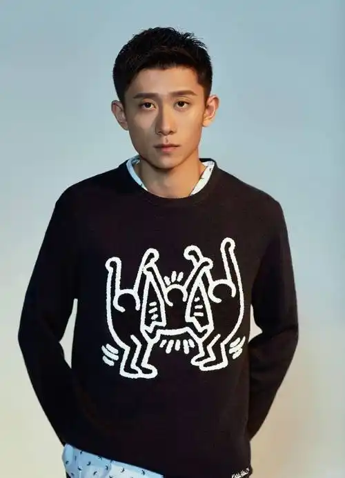 有一种"整容"叫张一山分手,前任宋妍霏一如往常,他却像变个人_张嘎_带