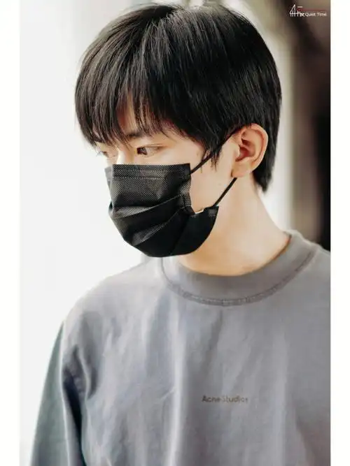 易烊千玺生图10