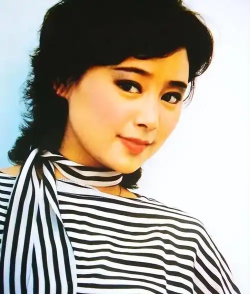 张瑜:与丈夫分居6年,离婚后被张建亚求复合,现在怎么样了?