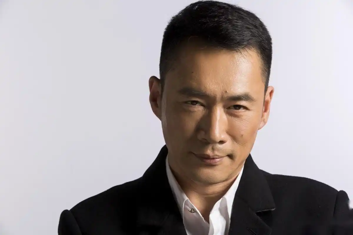 更要感謝你們对赵东来局长的喜欢!剧本,导演,演员和主创都是很棒的!