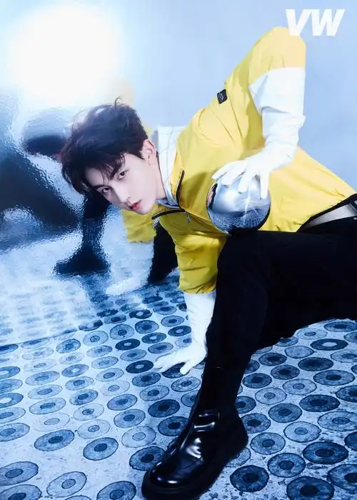 郭俊辰最新时尚大片曝光百变造型演绎ai觉醒