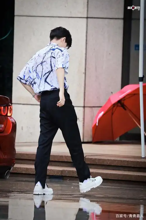 任嘉伦综艺花絮快乐来袭灿如阳光野蛮生长