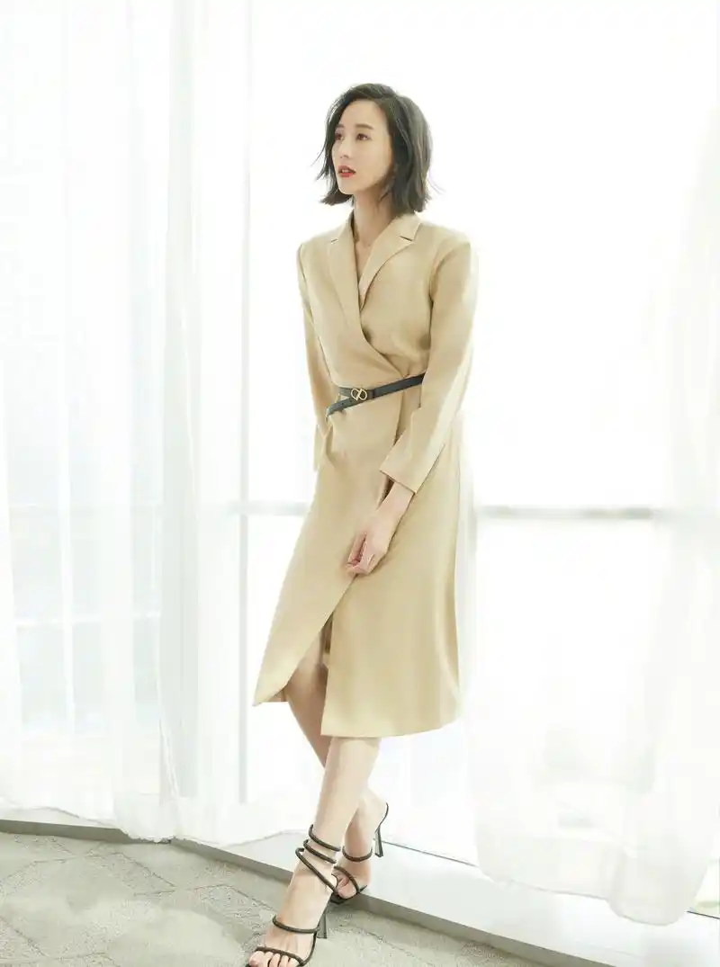 张钧甯黄色长裙优雅写真