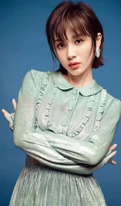 王子文清纯绝美端庄秀丽的写真