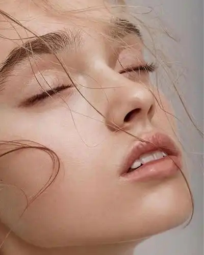 干到没朋友!空调房美少女肌肤自救指南