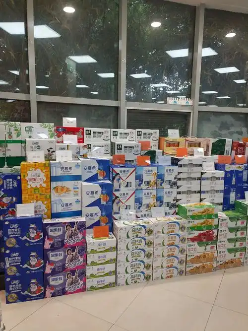 牛奶堆位码放过高