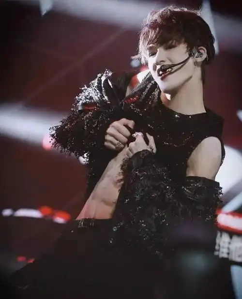 林彦俊可是《偶练》单杠环节坚持时间最长的人.