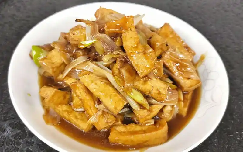 葱烧豆腐外焦里嫩香味浓郁营养又好吃没吃过的一定要试试