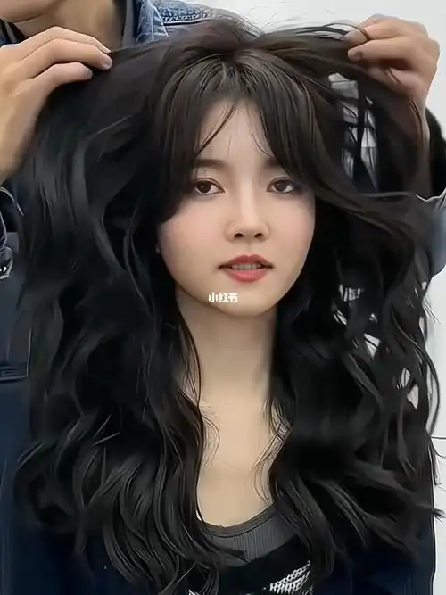 慵懒少女感烫发中长发推荐蓬松显脸小