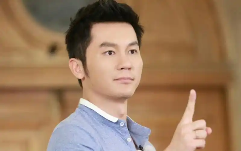 沉寂这么久的李晨官宣了一个好消息粉丝默默送上祝福