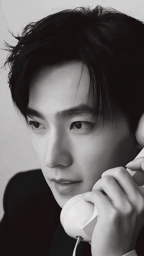 杨洋最新西装大片