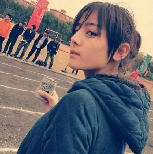 迪丽热巴初中是"叛逆少女"?