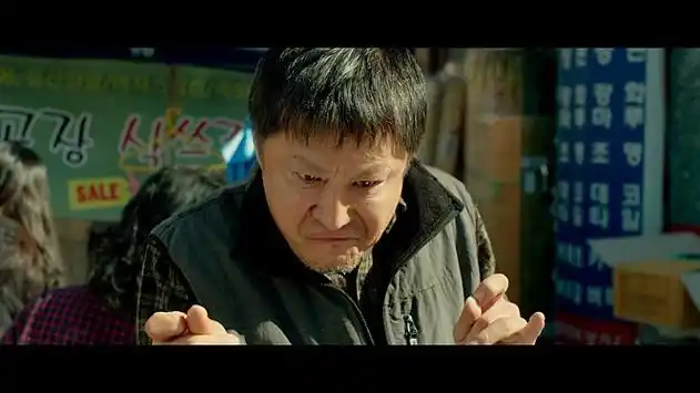 p>《蚯蚓》是于2017年4月20日在韩国拍摄发行的校园犯罪片,由尹学烈