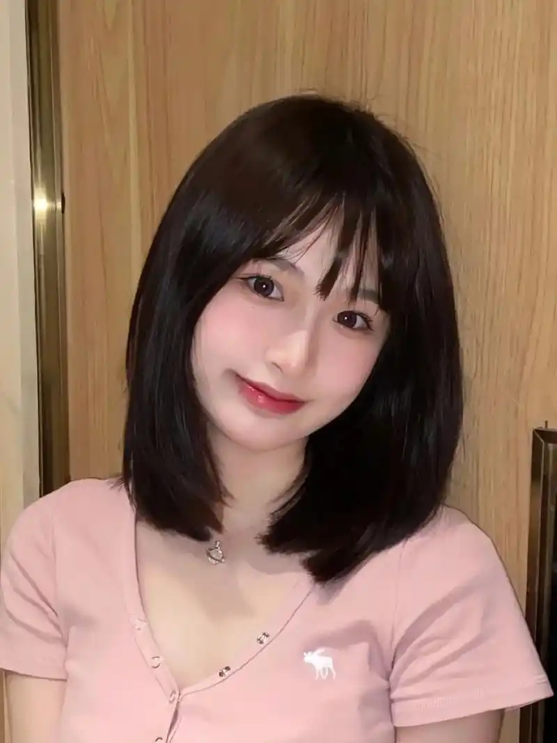 适合方圆脸女生都可以剪的齐肩层次锁骨短发.