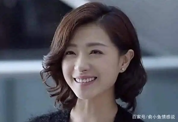 在《裸婚时代》饰演拜金女陈娇娇,精明算计的样子拿捏的恰到好处.