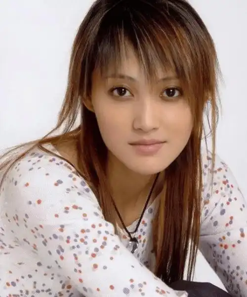 4年换3个男友,二婚嫁袁弘的张歆艺,现在过得怎么样?