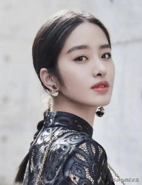 梁思申扮演者28岁杨采钰凭梁思申走红