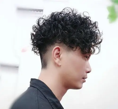 男生秋冬烫发发型