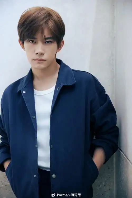 emporio armani##emporio armani全球代言人易烊千玺##armani聚光灯