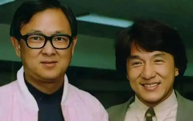 同是70岁,成龙已满头白发皱纹横生,张纪中却还能喜当爹|胡子|刘德华