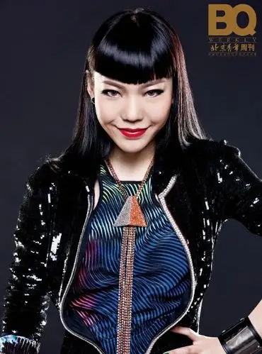 中国好声音吴莫愁惊悚地铁海报吓坏乘客