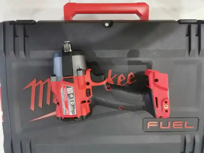 不包括电池,不包括充电器.