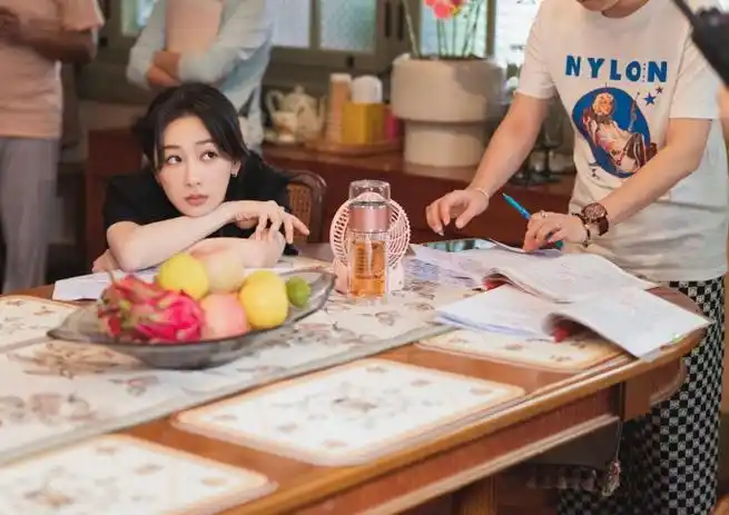 麦承欢#抖了抖麦承欢@杨紫的手机库存一些剧组碎片送达#杨紫承欢记