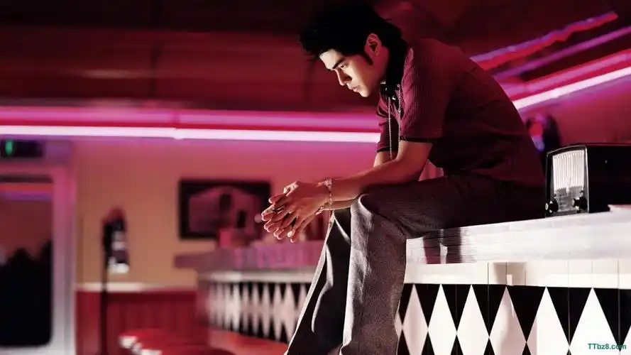 周杰伦我很忙1366x768壁纸?