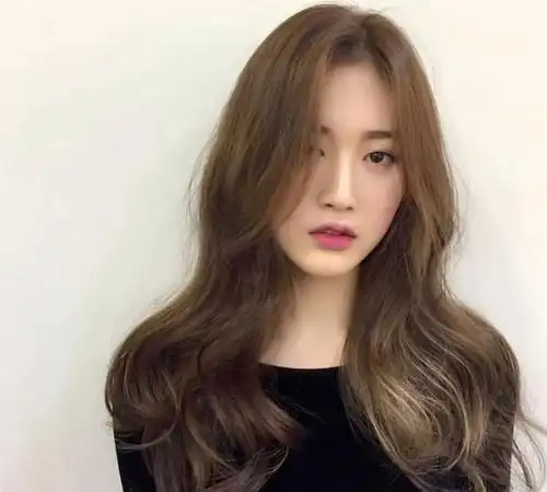 2021年最好看的大波浪烫发发型20款,谁都无法抗拒的优雅