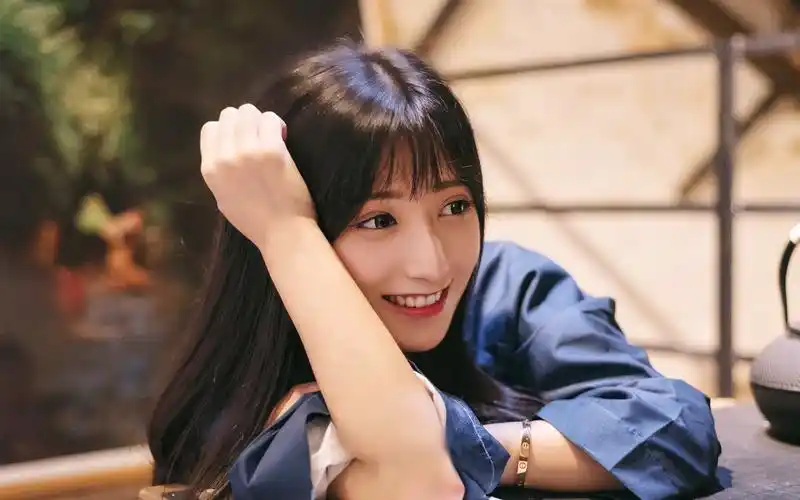 日系少女性感迷人图片桌面壁纸